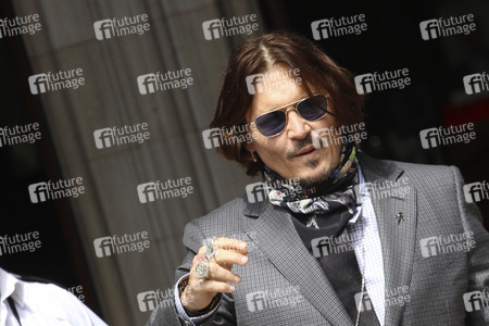 Johnny Depp vor dem High Court in London