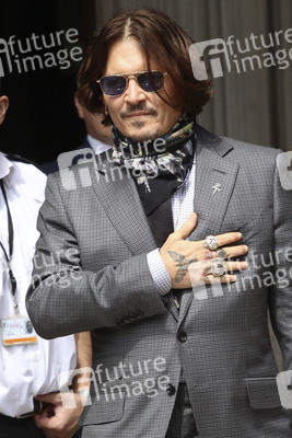 Johnny Depp vor dem High Court in London