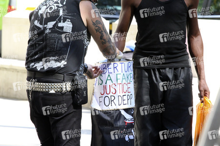 Johnny Depp vor dem High Court in London