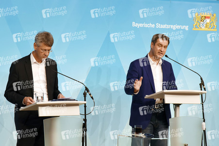 Pressekonferenz zum Schul-Digitalisierungsgipfel in München