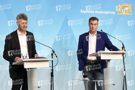 Pressekonferenz zum Schul-Digitalisierungsgipfel in München