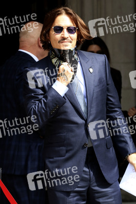 Johnny Depp vor dem High Court in London