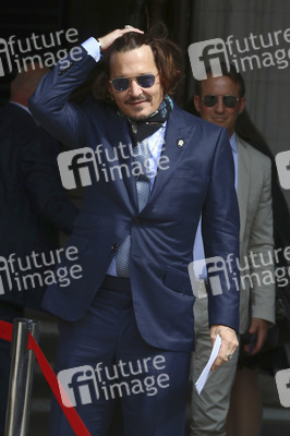 Johnny Depp vor dem High Court in London