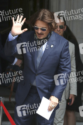 Johnny Depp vor dem High Court in London