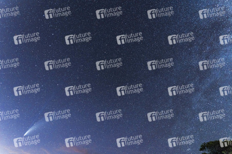 Komet Neowise gesehen vom Cap de Formentor