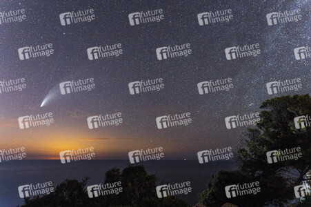 Komet Neowise gesehen vom Cap de Formentor