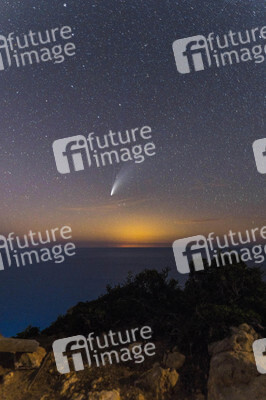 Komet Neowise gesehen vom Cap de Formentor