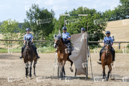 Ministerpräsident Michael Kretschmer zu Besuch bei Polizei-Reiterstaffel in Radeberg