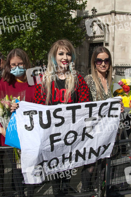 Johnny Depp vor dem High Court in London