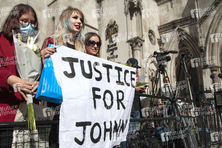 Johnny Depp vor dem High Court in London