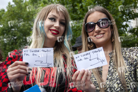 Johnny Depp vor dem High Court in London