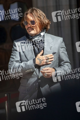 Johnny Depp vor dem High Court in London