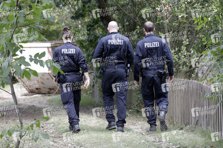 Ermittlungen des BKA im Fall Maddie McCann in einem Schrebergarten in Seelze