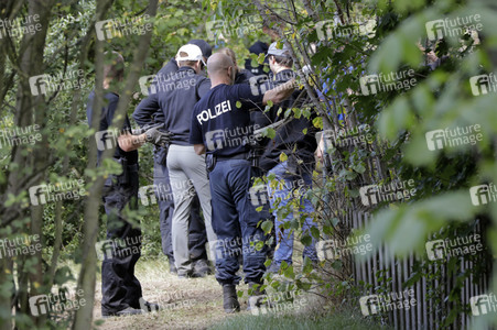 Ermittlungen des BKA im Fall Maddie McCann in einem Schrebergarten in Seelze