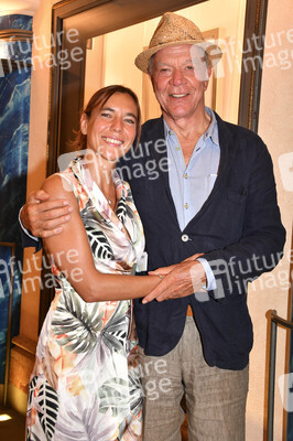 Theaterpremiere 'Schwiegermutter und andere Bosheiten' in München