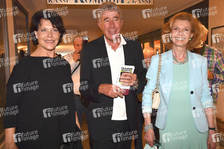 Theaterpremiere 'Schwiegermutter und andere Bosheiten' in München