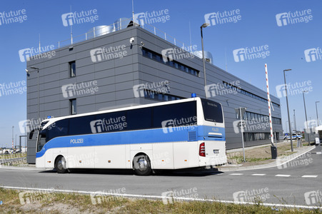 Fototermin zur Fertigstellung des Dienstgebäudes der Bundespolizei am BER in Berlin