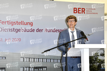 Fototermin zur Fertigstellung des Dienstgebäudes der Bundespolizei am BER in Berlin