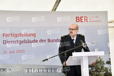 Fototermin zur Fertigstellung des Dienstgebäudes der Bundespolizei am BER in Berlin