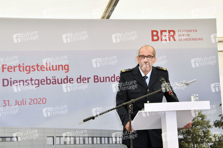 Fototermin zur Fertigstellung des Dienstgebäudes der Bundespolizei am BER in Berlin