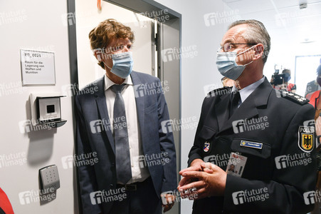 Fototermin zur Fertigstellung des Dienstgebäudes der Bundespolizei am BER in Berlin