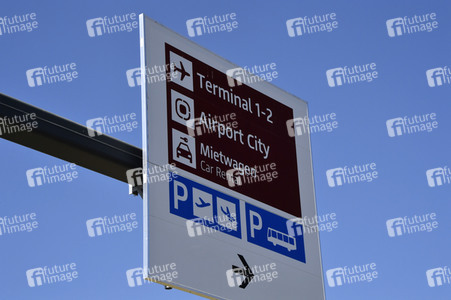 Fototermin zur Fertigstellung des Dienstgebäudes der Bundespolizei am BER in Berlin