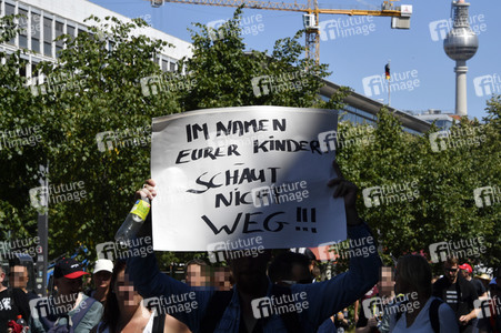 Protest gegen Corona-Maßnahmen in Berlin