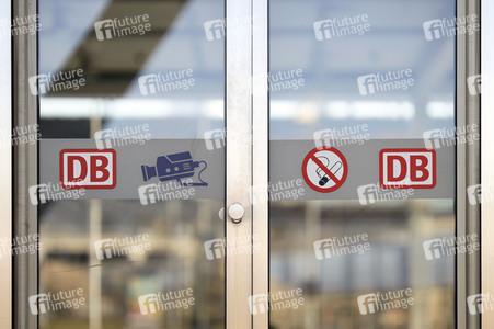 Symbolfoto Videoüberwachung und Rauchverbot