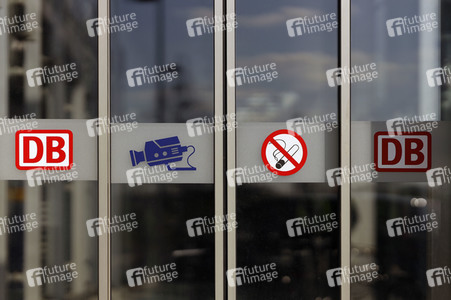 Symbolfoto Videoüberwachung und Rauchverbot