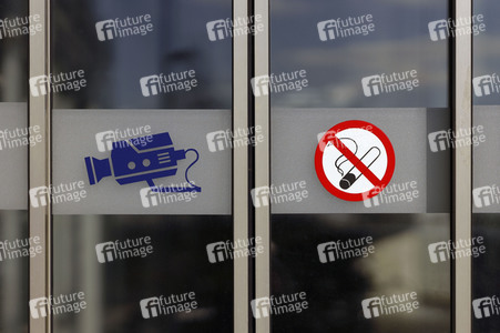 Symbolfoto Videoüberwachung und Rauchverbot