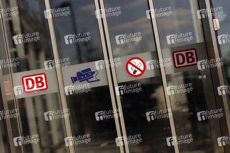 Symbolfoto Videoüberwachung und Rauchverbot