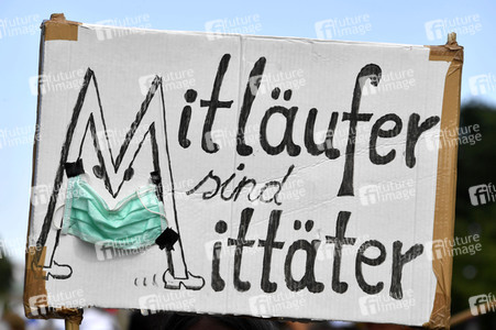 Protest gegen Corona-Maßnahmen in Berlin