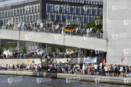 Protest gegen Corona-Maßnahmen in Berlin