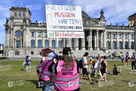Protest gegen Corona-Maßnahmen in Berlin