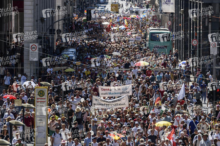 Protest gegen Corona-Maßnahmen in Berlin