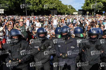 Protest gegen Corona-Maßnahmen in Berlin