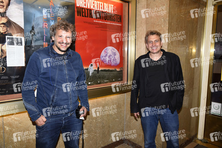 Preview 'Dreiviertelblut - Weltraumtouristen' in München