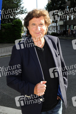 Ankünfte zur Aufzeichnung der TV Show 'Die Roland Kaiser Show: Liebe kann uns retten' in Leipzig