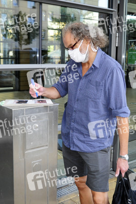 Ankünfte zur Aufzeichnung der TV Show 'Die Roland Kaiser Show: Liebe kann uns retten' in Leipzig