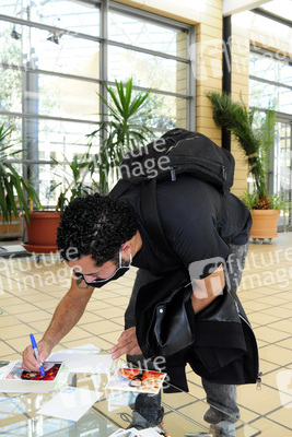 Ankünfte zur Aufzeichnung der TV Show 'Die Roland Kaiser Show: Liebe kann uns retten' in Leipzig