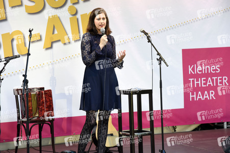 Auftritt von Claudia Pichler in Haar