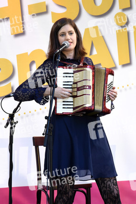 Auftritt von Claudia Pichler in Haar