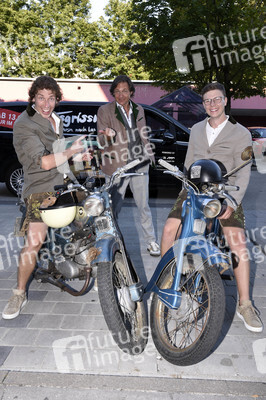 Filmpremiere 'Ausgrissn! In der Lederhosn nach Las Vegas' in Erding