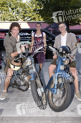 Filmpremiere 'Ausgrissn! In der Lederhosn nach Las Vegas' in Erding