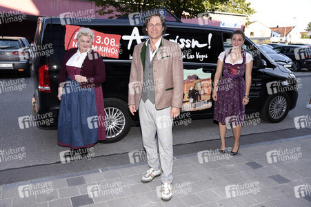 Filmpremiere 'Ausgrissn! In der Lederhosn nach Las Vegas' in Erding
