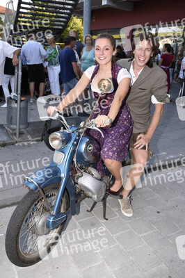 Filmpremiere 'Ausgrissn! In der Lederhosn nach Las Vegas' in Erding