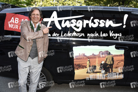 Filmpremiere 'Ausgrissn! In der Lederhosn nach Las Vegas' in Erding