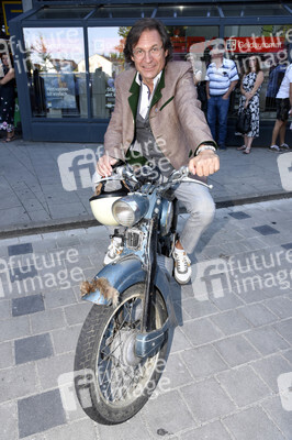 Filmpremiere 'Ausgrissn! In der Lederhosn nach Las Vegas' in Erding