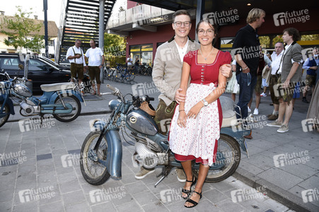 Filmpremiere 'Ausgrissn! In der Lederhosn nach Las Vegas' in Erding
