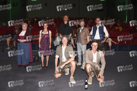 Filmpremiere 'Ausgrissn! In der Lederhosn nach Las Vegas' in Erding